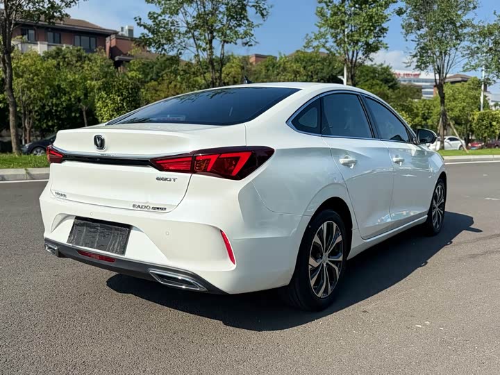 Фото 11 - Changan Eado Plus