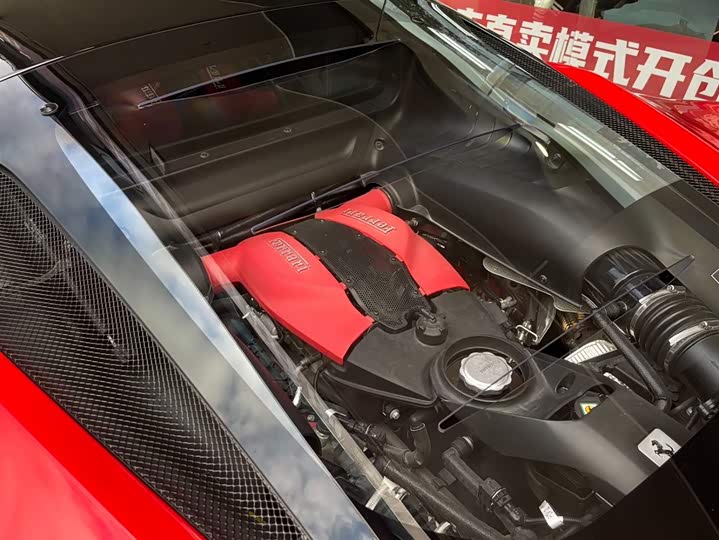 Фото 12 - Ferrari F8