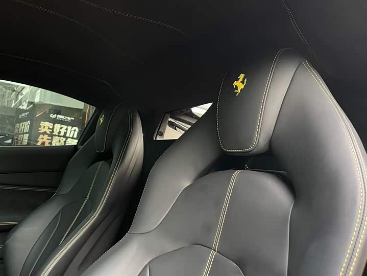 Фото 15 - Ferrari F8