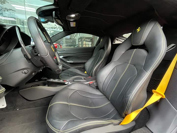 Фото 16 - Ferrari F8