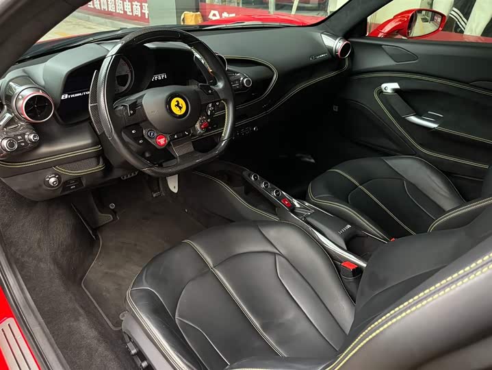 Фото 17 - Ferrari F8