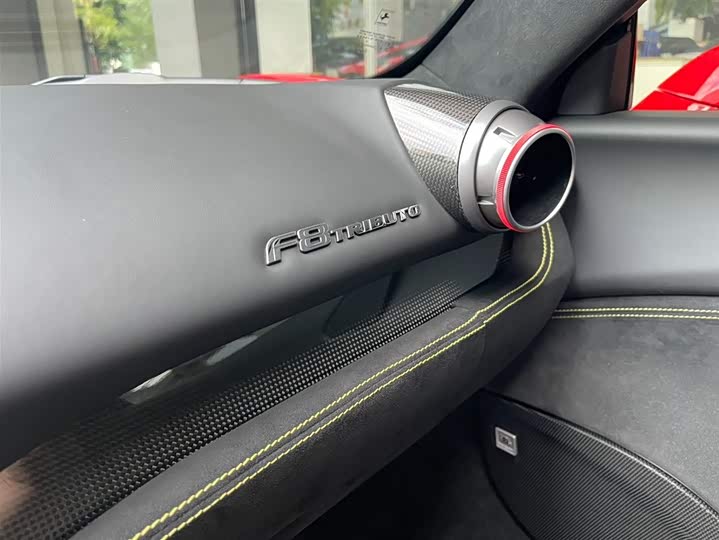 Фото 22 - Ferrari F8