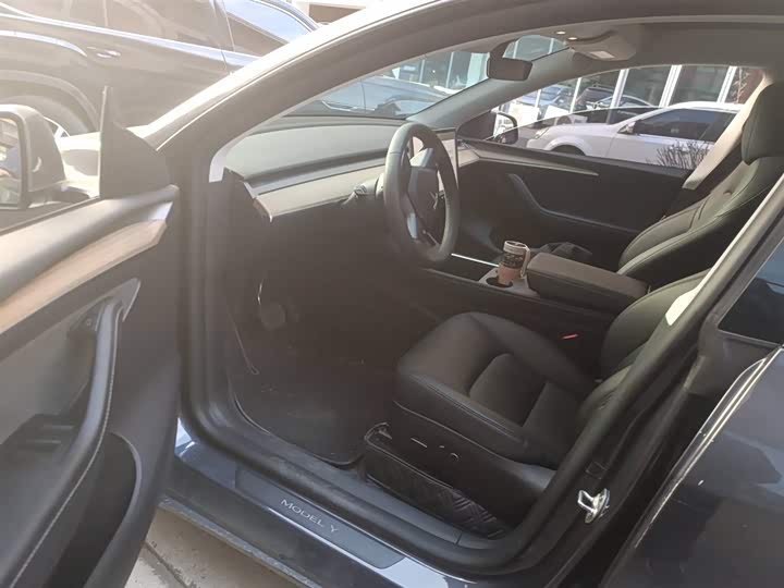 Фото 9 - Tesla Model Y