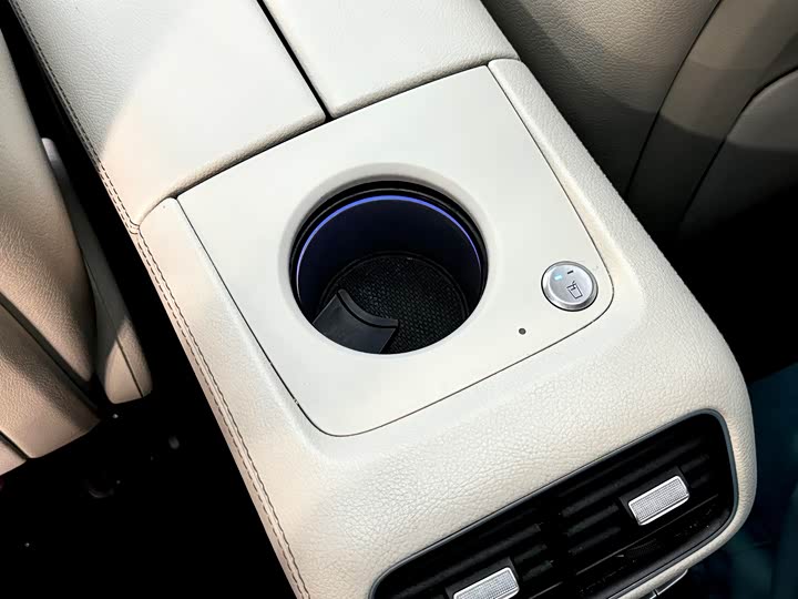 Фото 32 - Mercedes-Benz GLS-Class