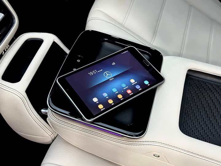 Фото 35 - Mercedes-Benz GLS-Class