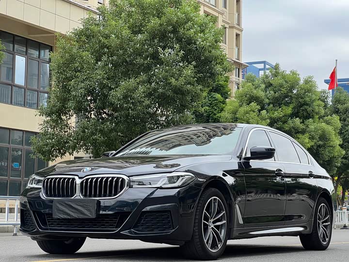 Фото 1 - BMW 5 Series