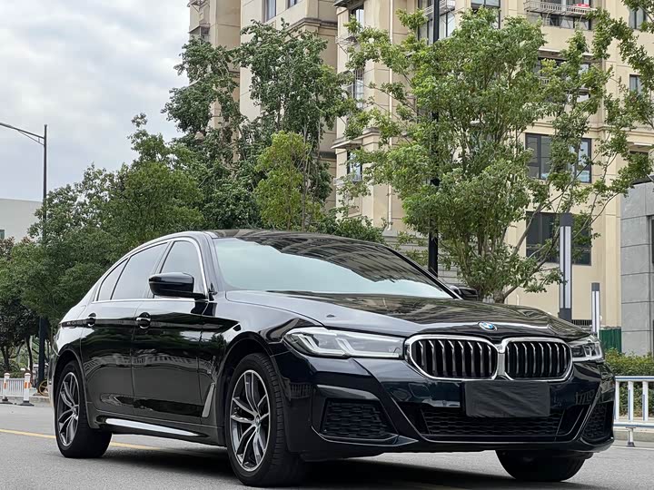 Фото 3 - BMW 5 Series