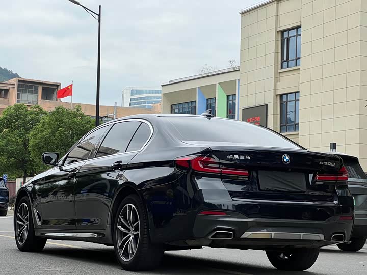 Фото 5 - BMW 5 Series