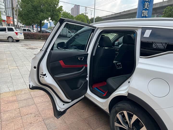 Фото 10 - Chery Tiggo 7