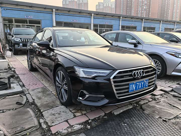 Фото 2 - Audi A6L