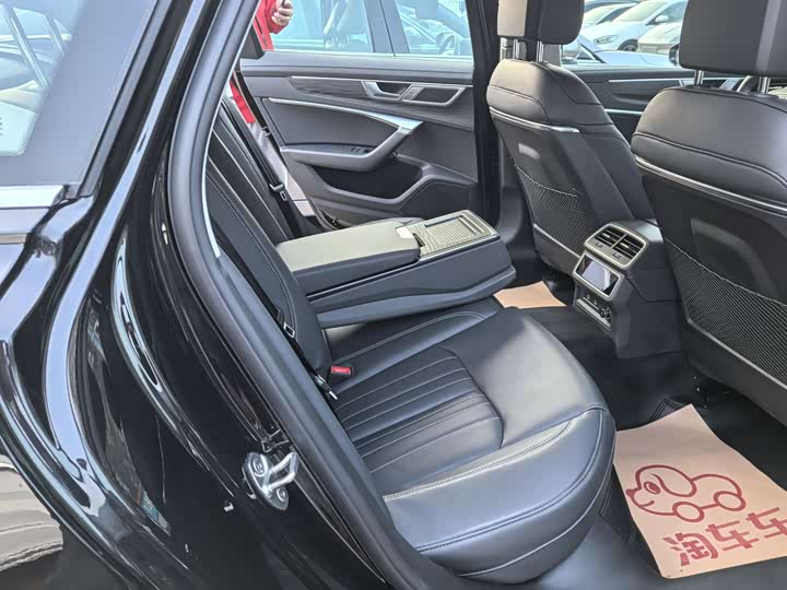 Фото 6 - Audi A6L