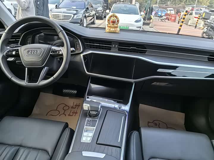 Фото 7 - Audi A6L