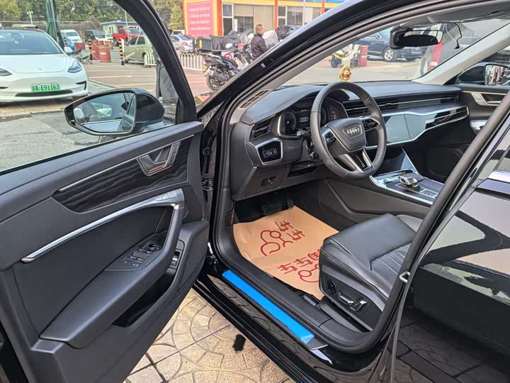 Фото 9 - Audi A6L