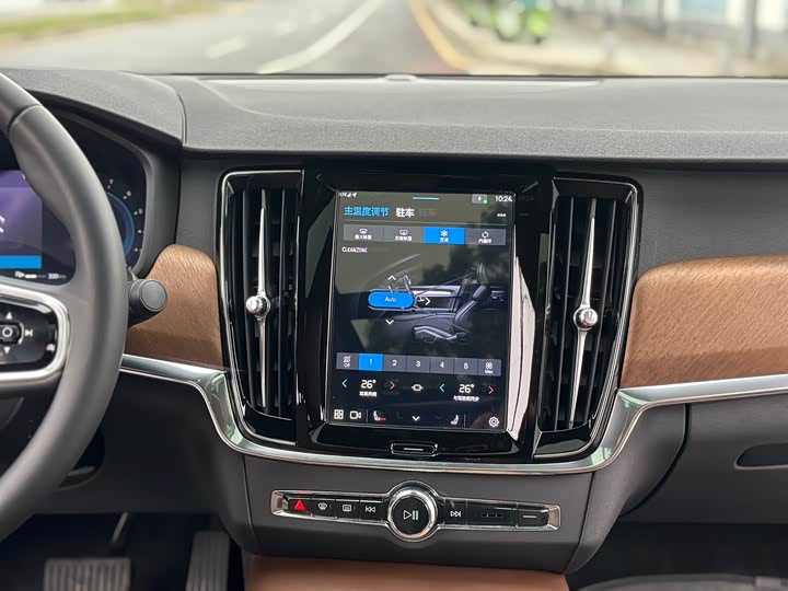 Фото 11 - Volvo S90