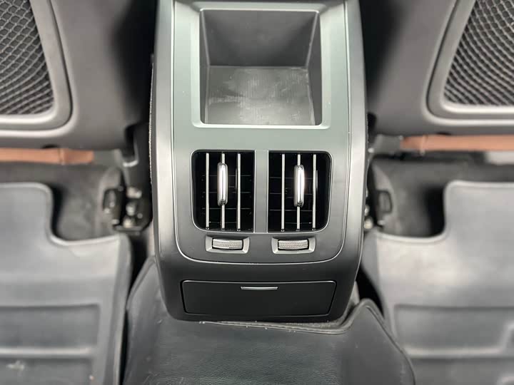 Фото 13 - Volvo S90