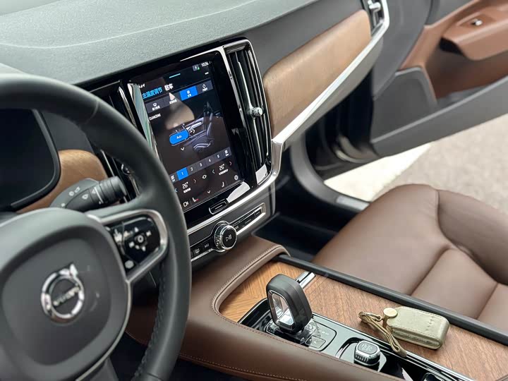 Фото 17 - Volvo S90