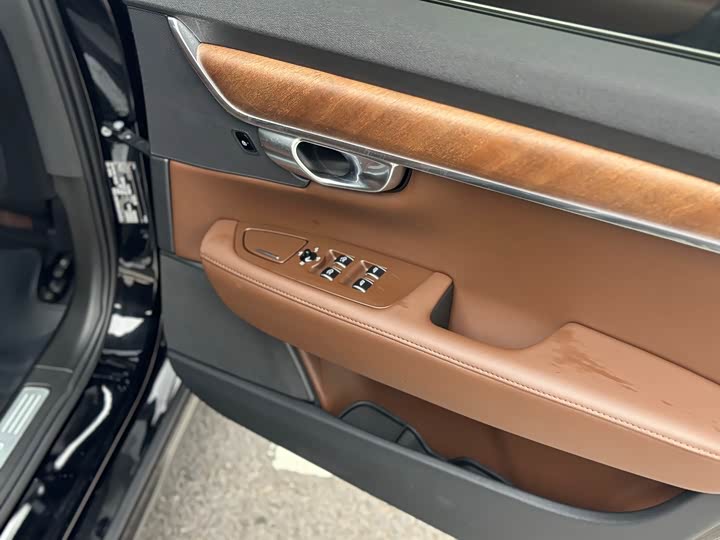 Фото 18 - Volvo S90