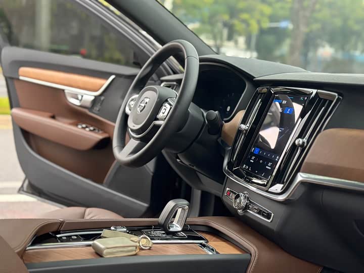 Фото 19 - Volvo S90