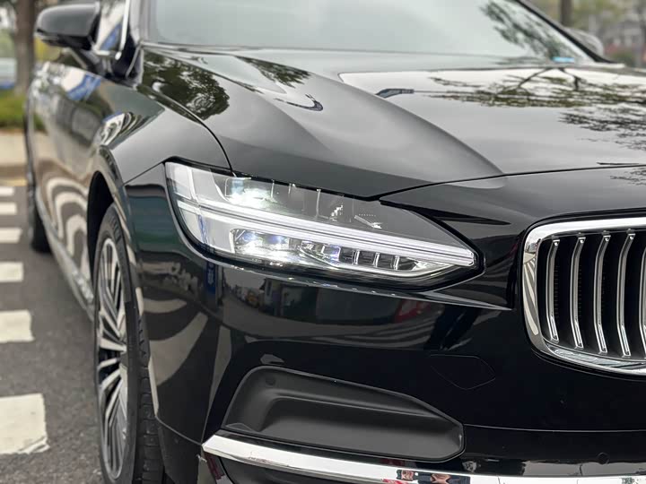 Фото 21 - Volvo S90
