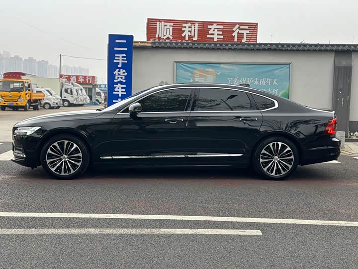 Фото 3 - Volvo S90
