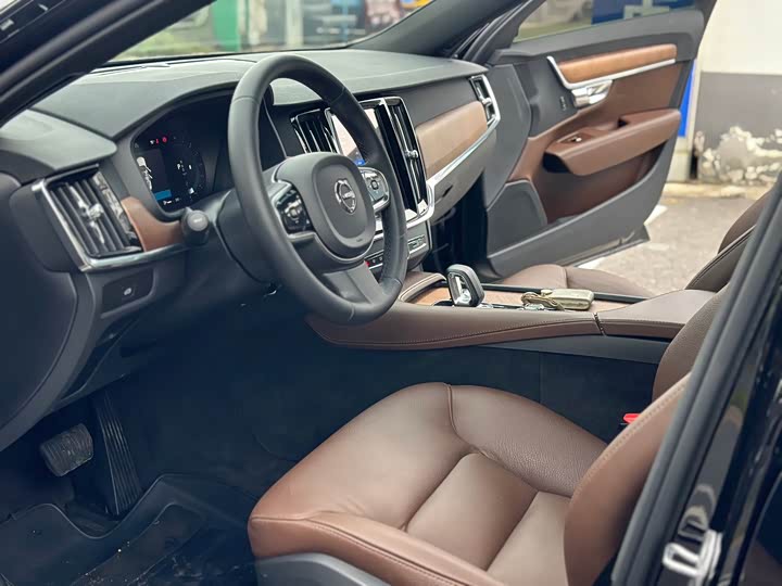 Фото 6 - Volvo S90