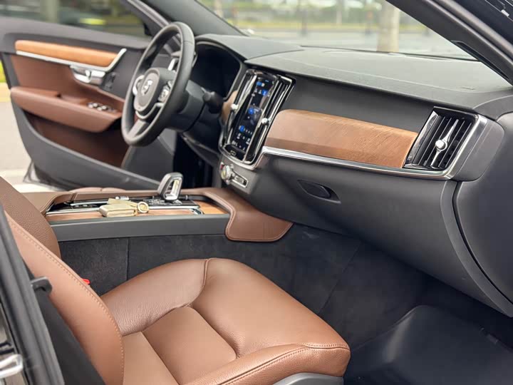 Фото 7 - Volvo S90