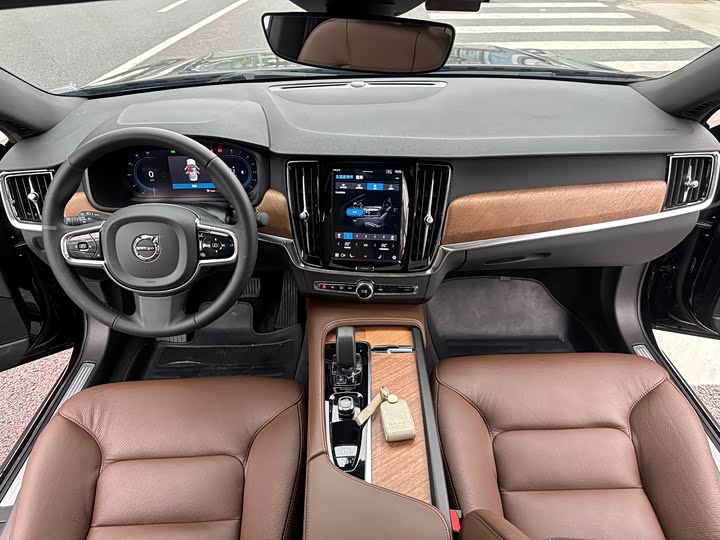Фото 9 - Volvo S90