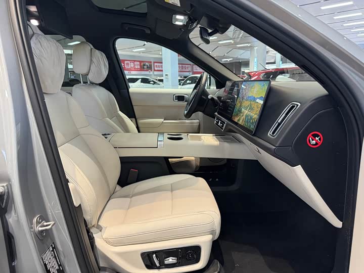 Фото 12 - LiXiang L9