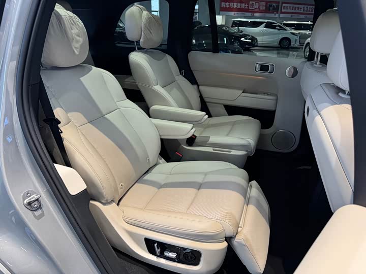 Фото 14 - LiXiang L9