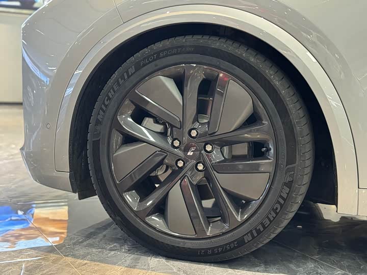 Фото 4 - LiXiang L9