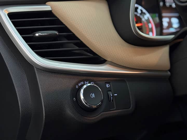 Фото 17 - Chevrolet Monza