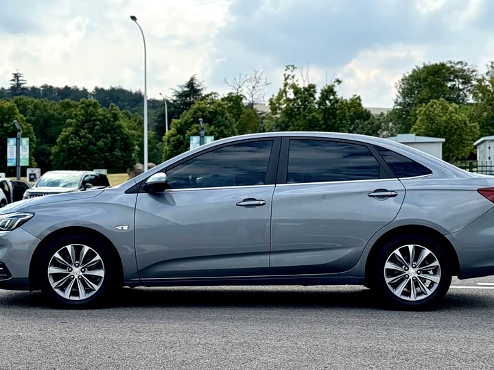 Фото 7 - Chevrolet Monza