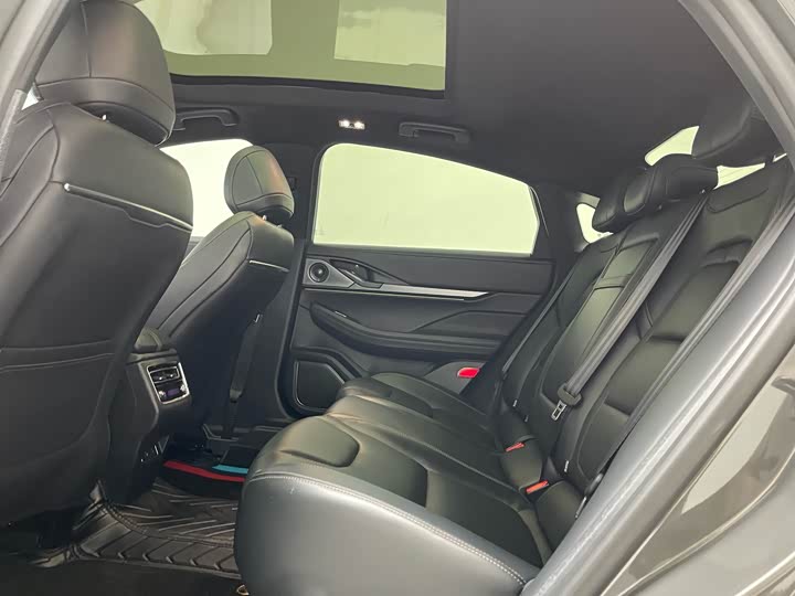 Фото 27 - Lincoln Z (Zephyr)