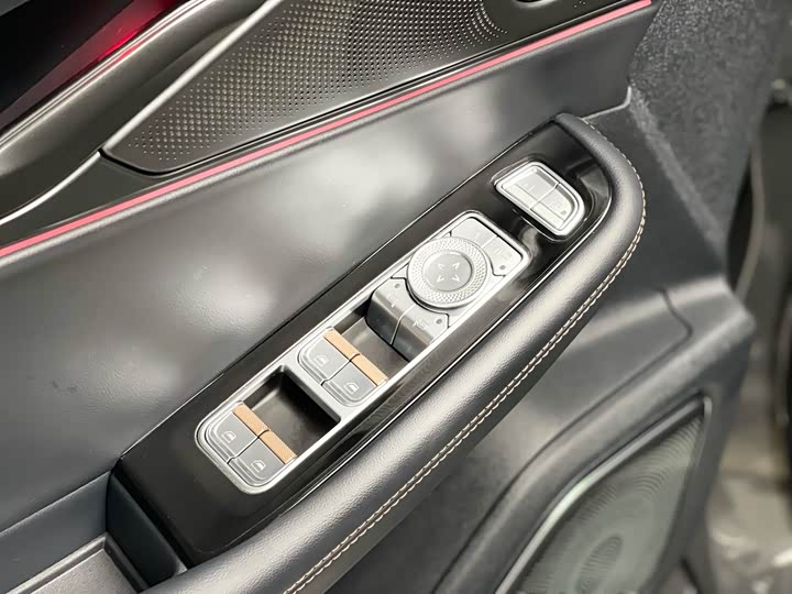 Фото 31 - Lincoln Z (Zephyr)