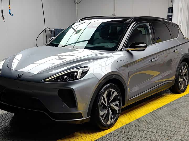 Фото 2 - BAIC Arcfox Alpha T