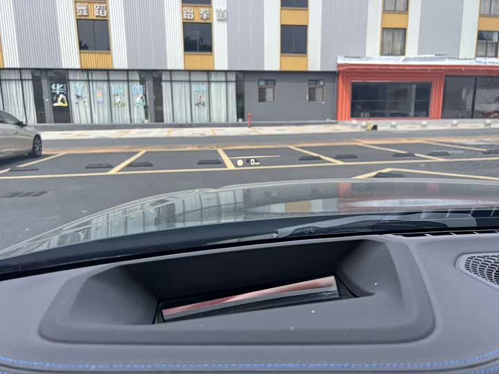 Фото 12 - BMW i4