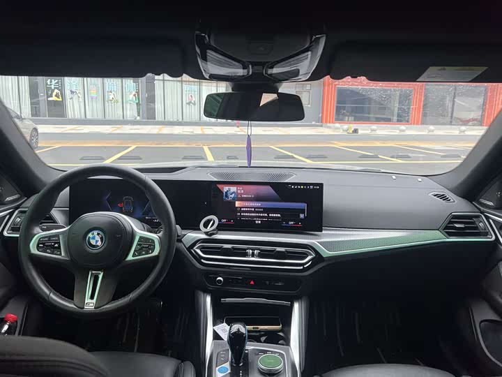 Фото 8 - BMW i4