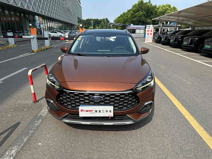 Фото 2 - Ford Focus