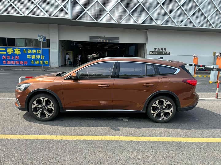 Фото 3 - Ford Focus