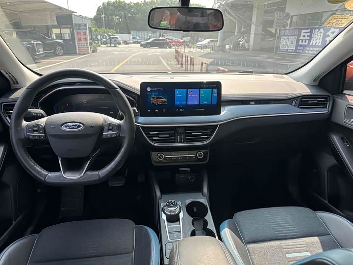 Фото 8 - Ford Focus