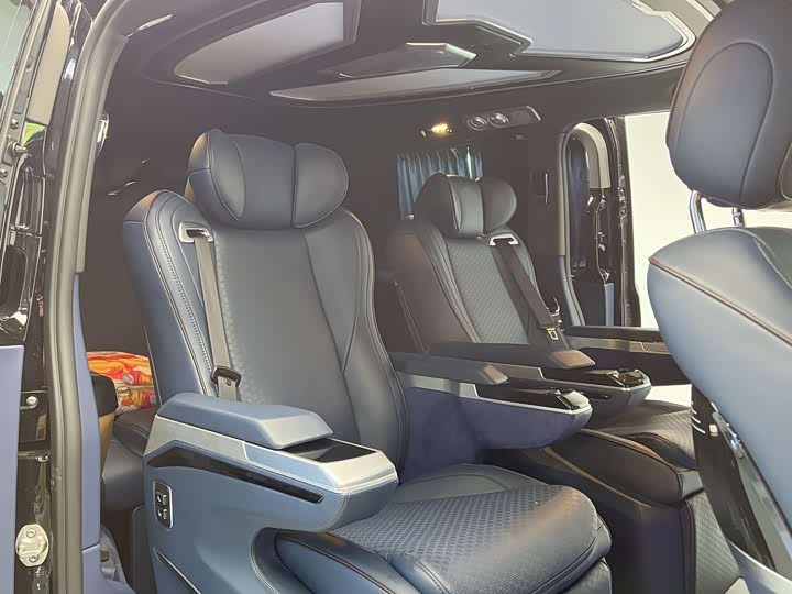 Фото 8 - Mercedes-Benz Vito