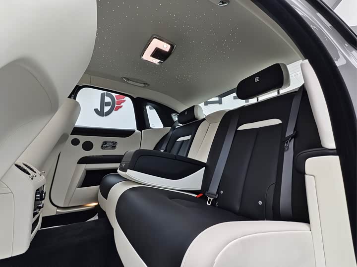 Фото 9 - Rolls-Royce Ghost