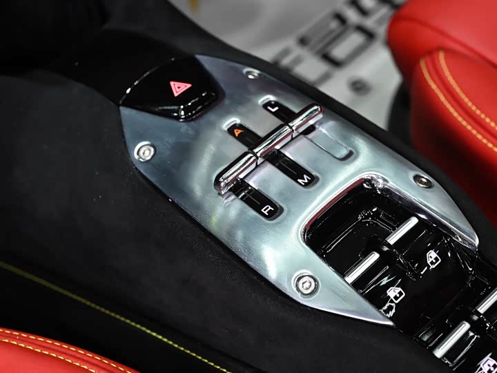 Фото 20 - Ferrari SF90