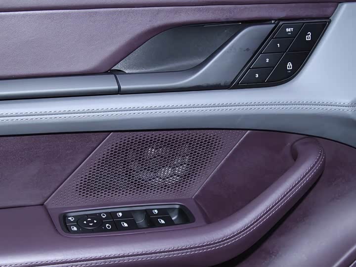 Фото 16 - Porsche Taycan