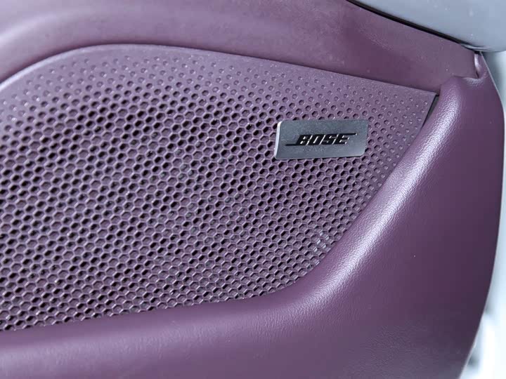 Фото 17 - Porsche Taycan