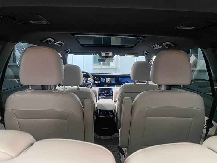 Фото 10 - LiXiang One