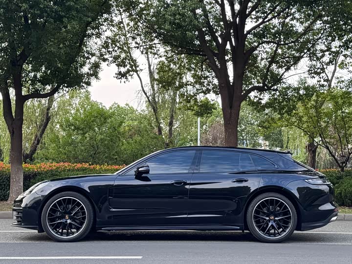 Фото 3 - Porsche Panamera