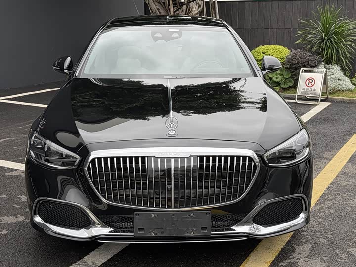 Фото 2 - Mercedes-Benz Maybach S-Class