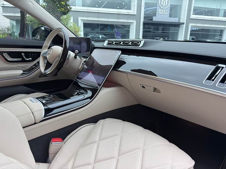 Фото 8 - Mercedes-Benz Maybach S-Class