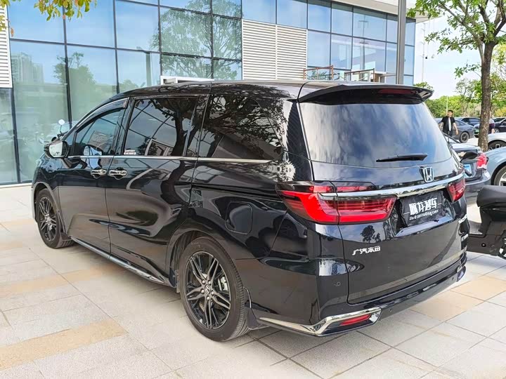 Фото 7 - Honda Odyssey